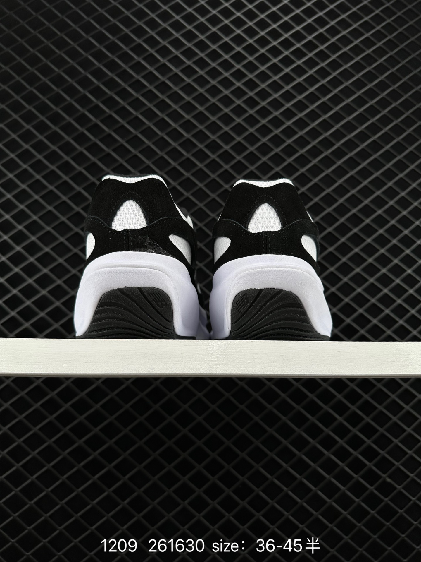 New Balance Warped Runner    UWRPDMOB CLASSICs TRADITIONNELS